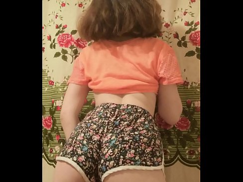 ❤️ Szexi fiatal csaj vetkőzteti le a rövidnadrágját a kamera előtt. ❌ Pornó videó at hu.sexflashgame.ru ☑